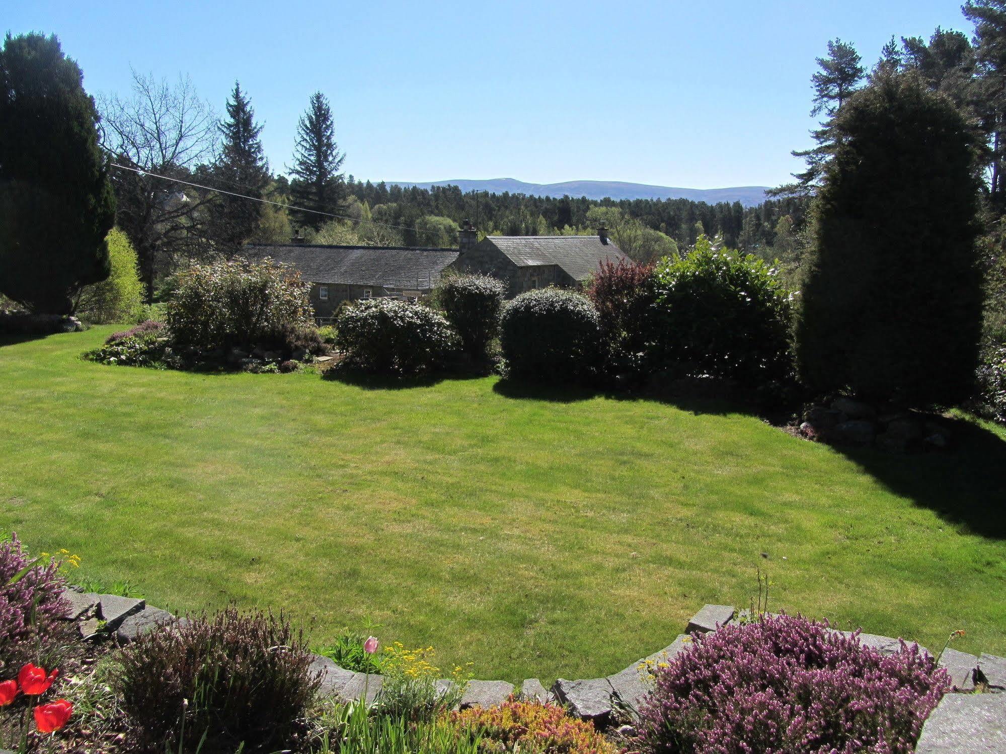 Rossmor Bed & Breakfast Grantown-on-Spey エクステリア 写真